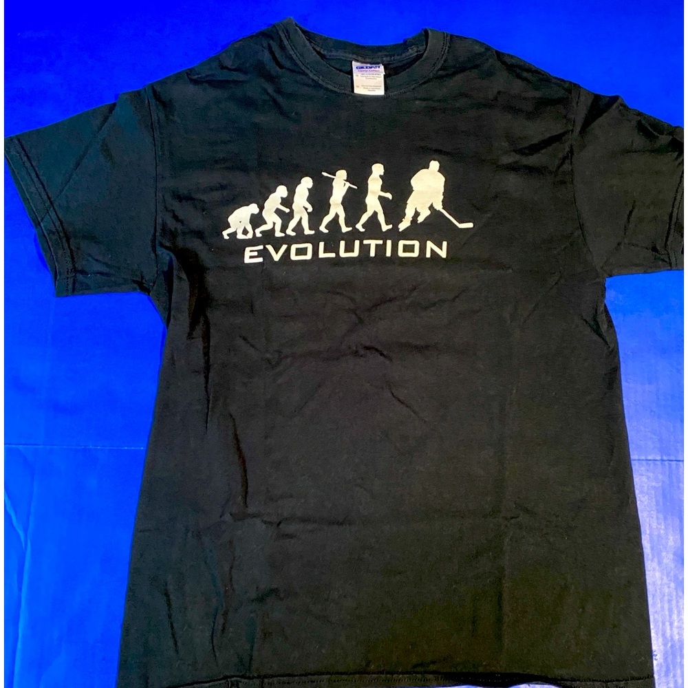 Hockey Y2K Comic Evolution Graphic Black/White T-Shirt Gilman Heavy Cotton  M